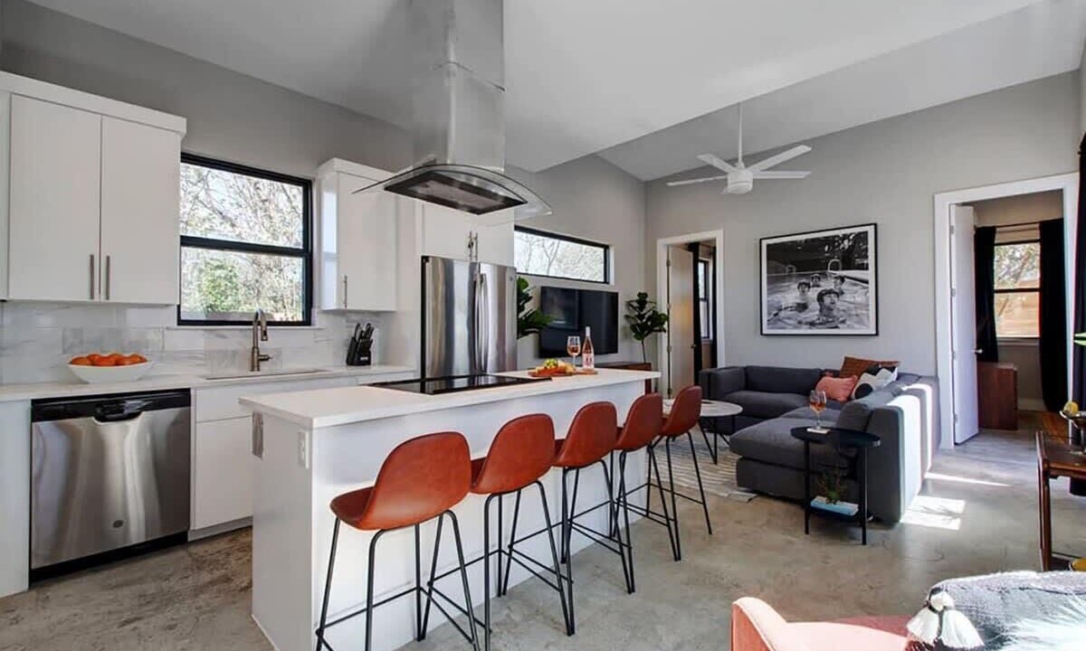 Photo of Livingroom in Montopolis