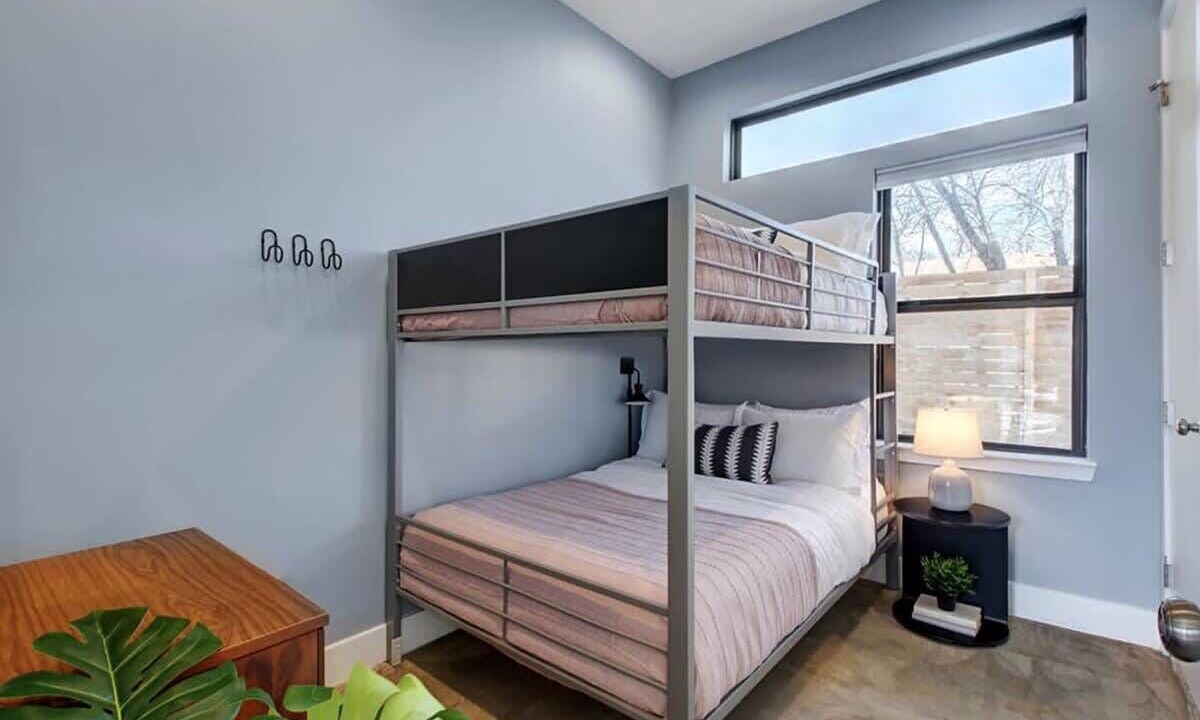 Photo of Bedroom in Montopolis