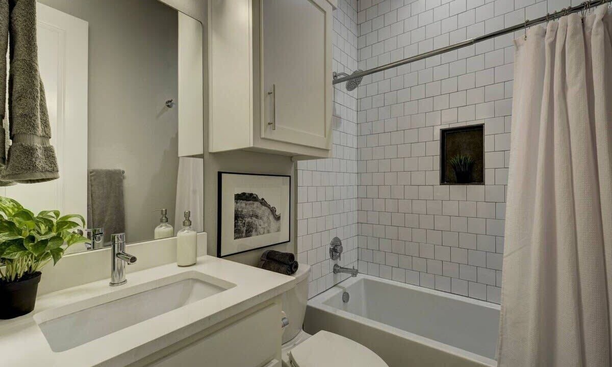 Photo of Bathroom in Govalle