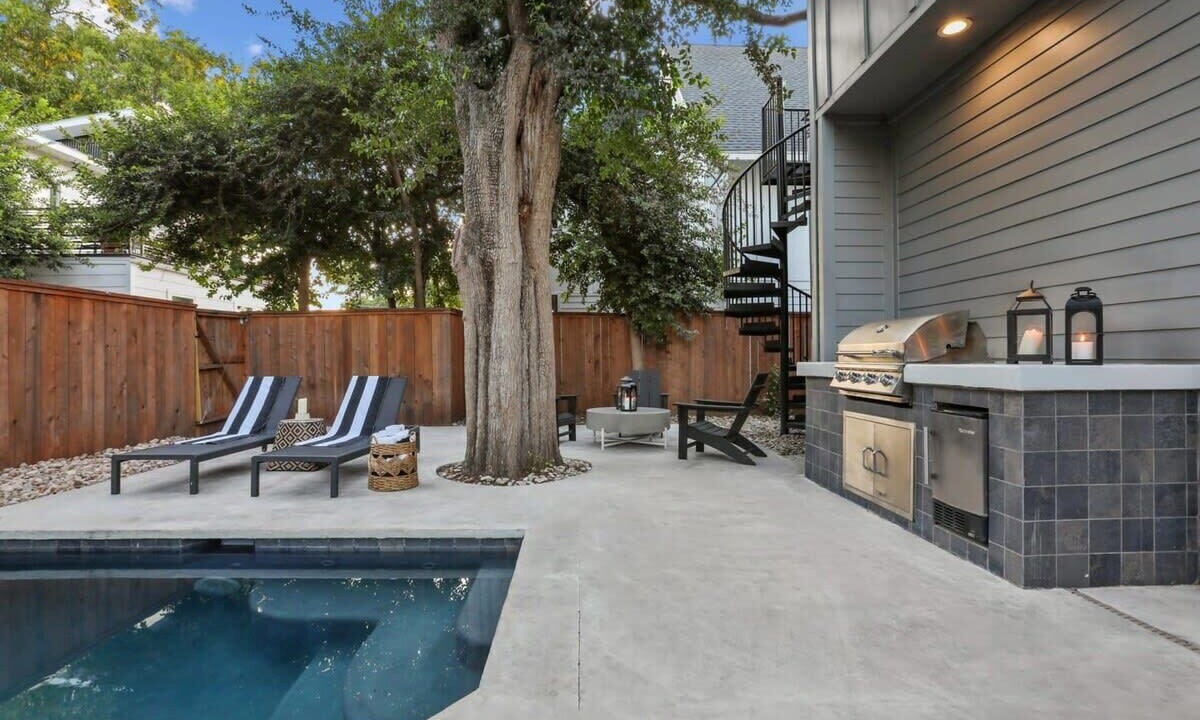 Photo of Outdoor in Govalle