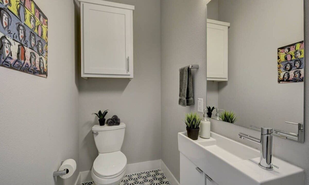 Photo of Bathroom in Govalle