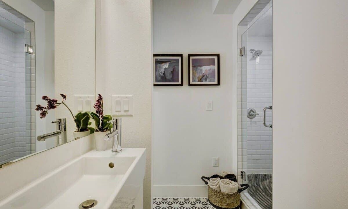 Photo of Bathroom in Govalle