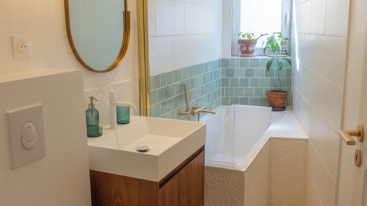 Photo of Bathroom in Hopitaux-Facultes