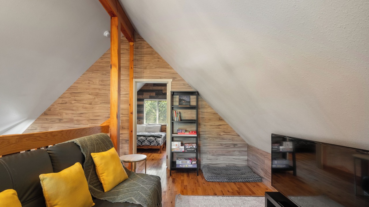 Photo of Livingroom in Gold Bar