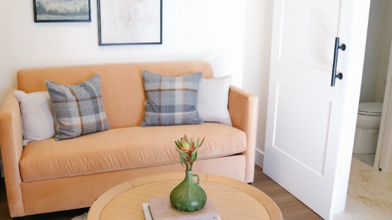 Photo of Livingroom in Midway
