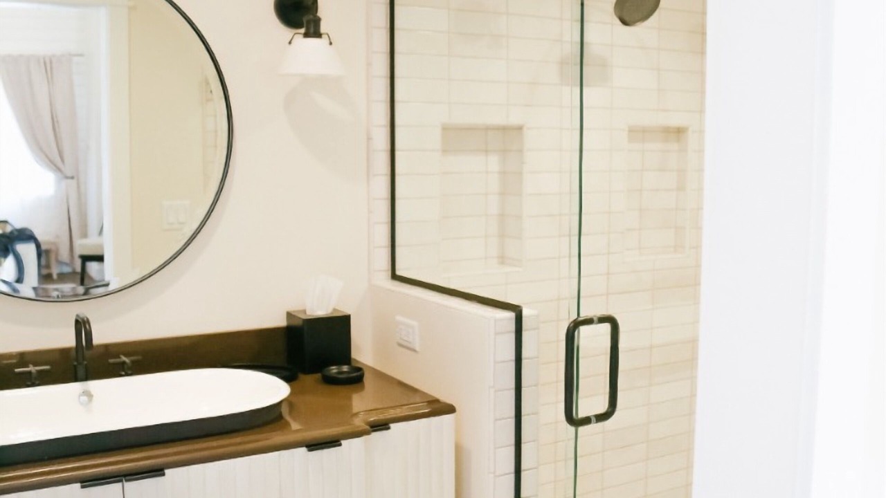 Photo of Bathroom in Midway