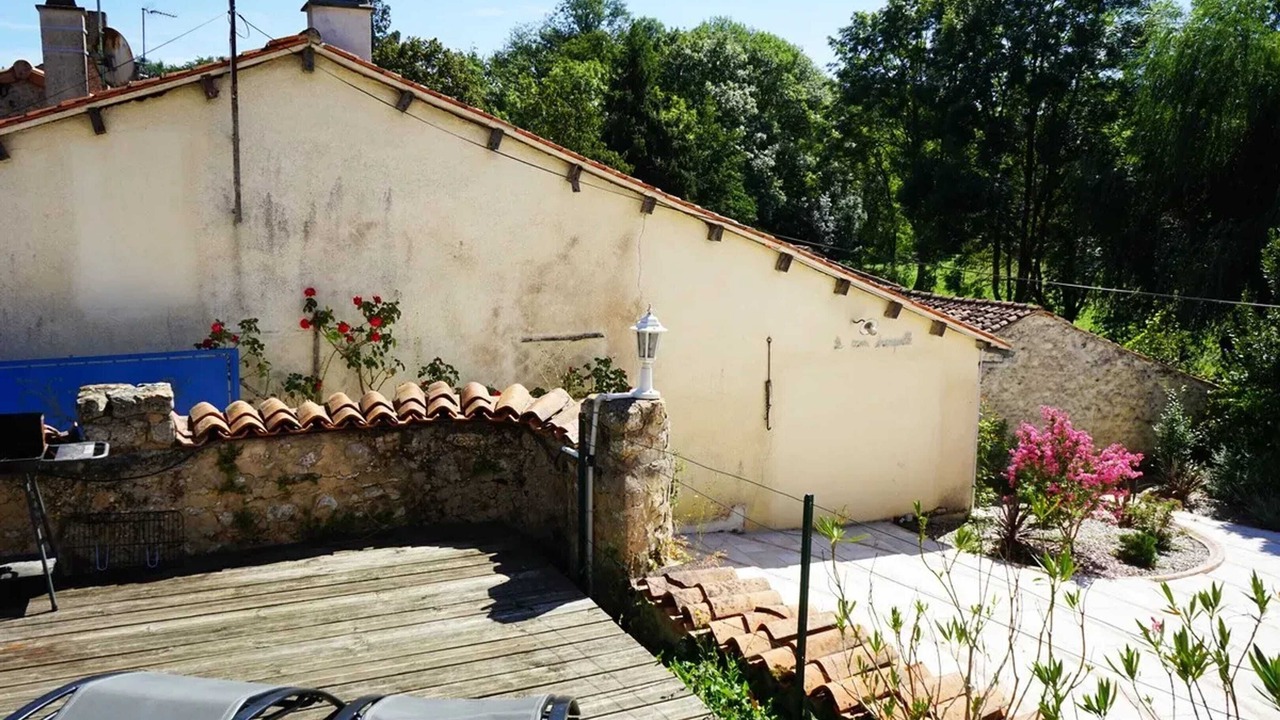 Photo of Patio Balcony in Chalandray