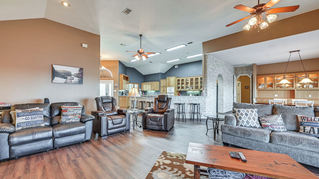 Photo of Livingroom in Milam
