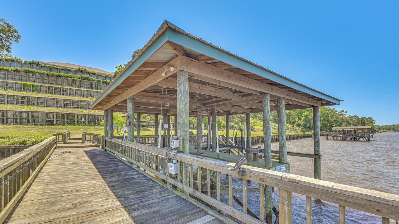 Photo of Outdoor in Milam