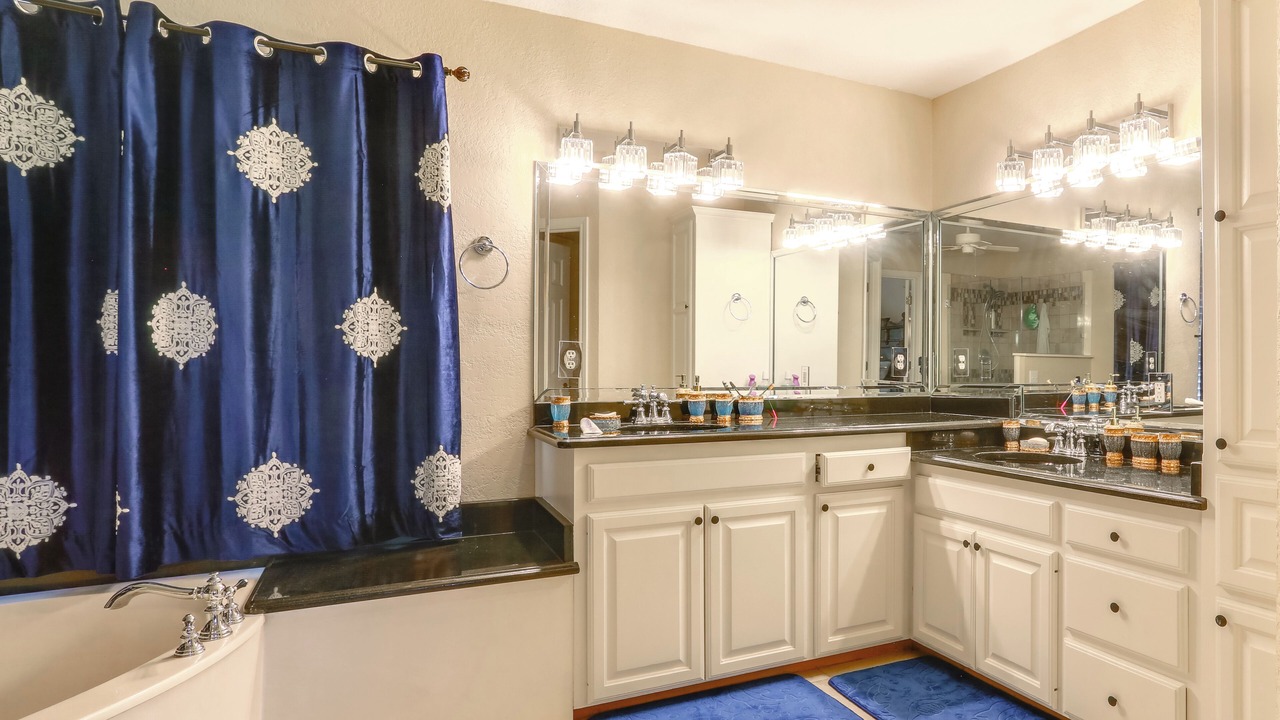 Photo of Bathroom in Calera