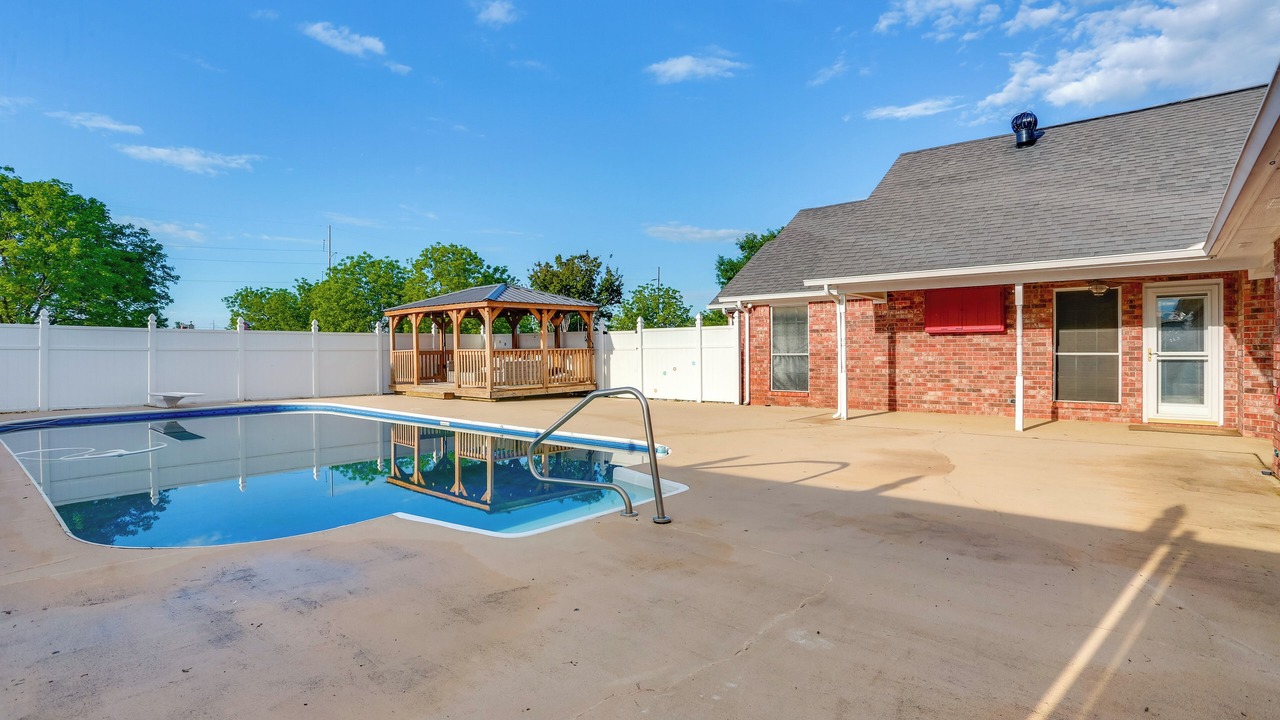 Photo of Outdoor in Calera