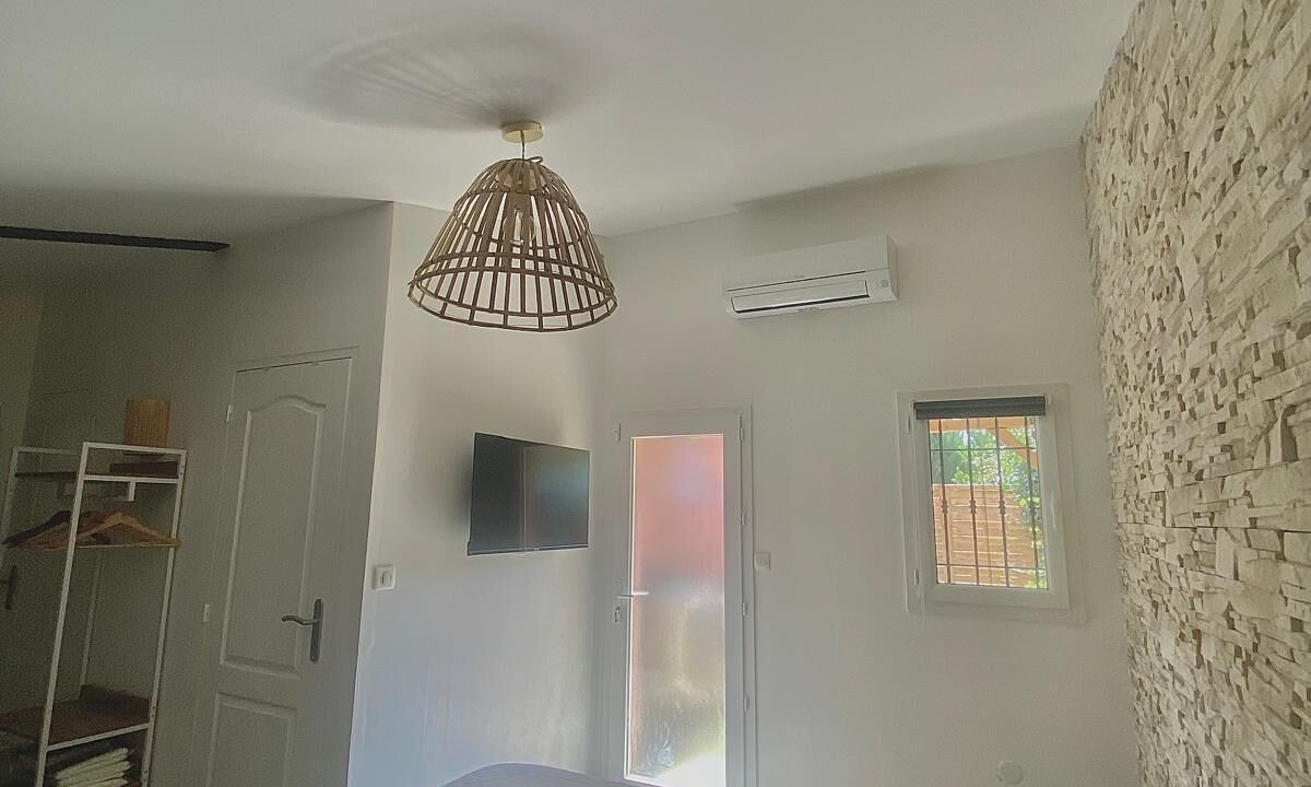 Photo of Bedroom in Saint-Martin-de-Crau