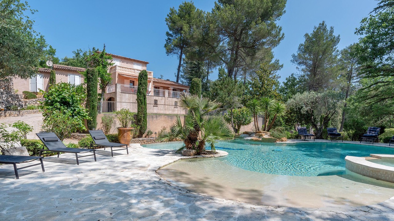 Photo of Outdoor in Saint-Maximin-la-Sainte-Baume