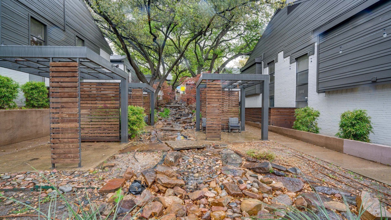 Photo of Outdoor in Lake Highlands