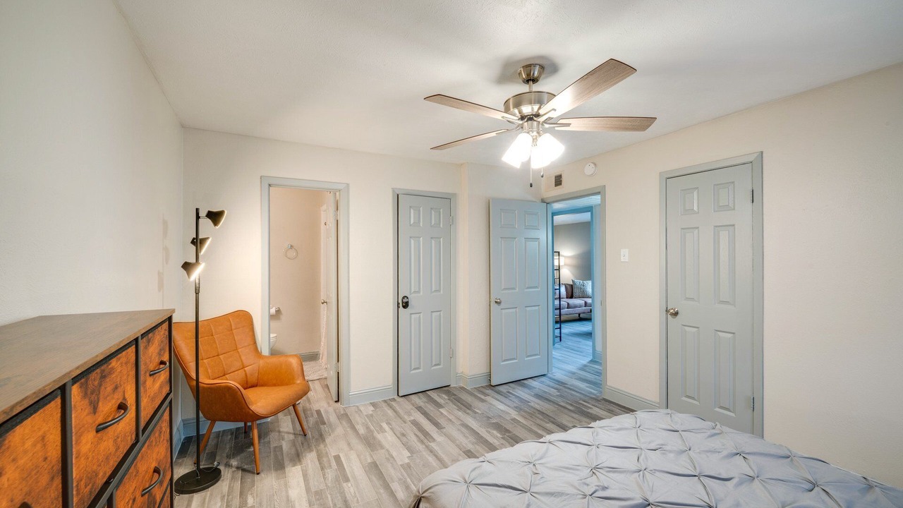Photo of Bedroom in Lake Highlands