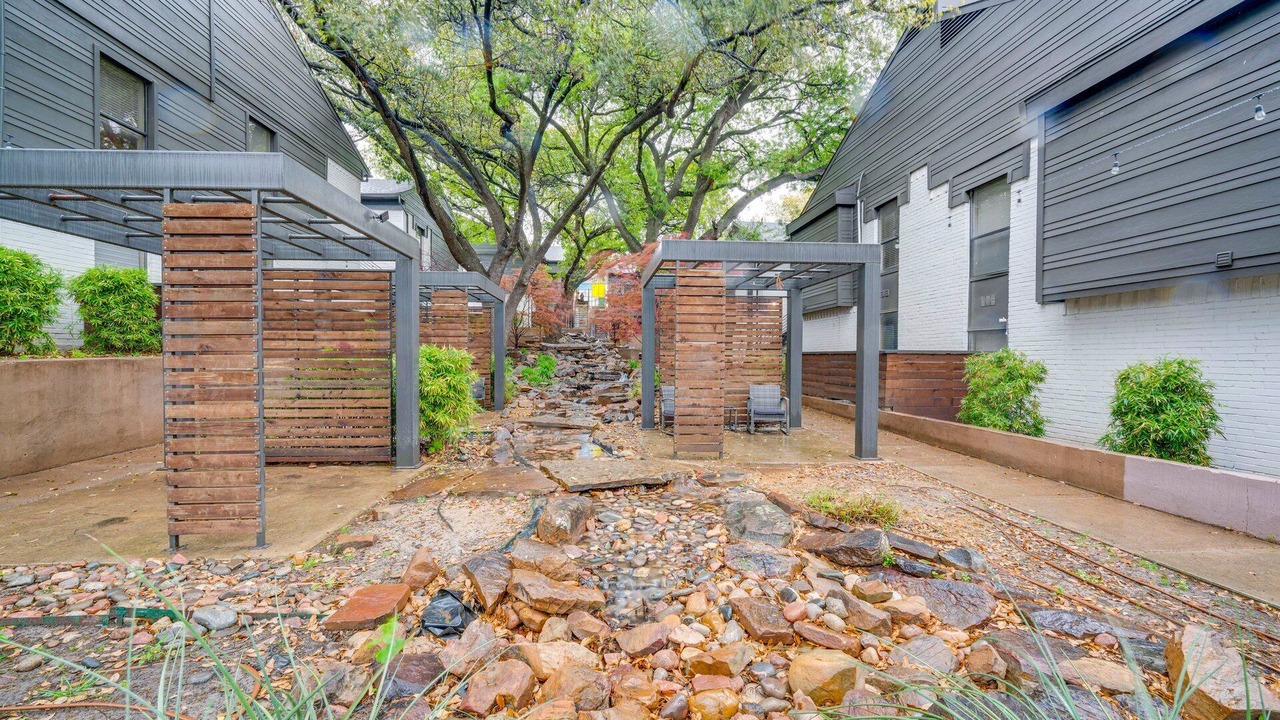 Photo of Outdoor in Lake Highlands