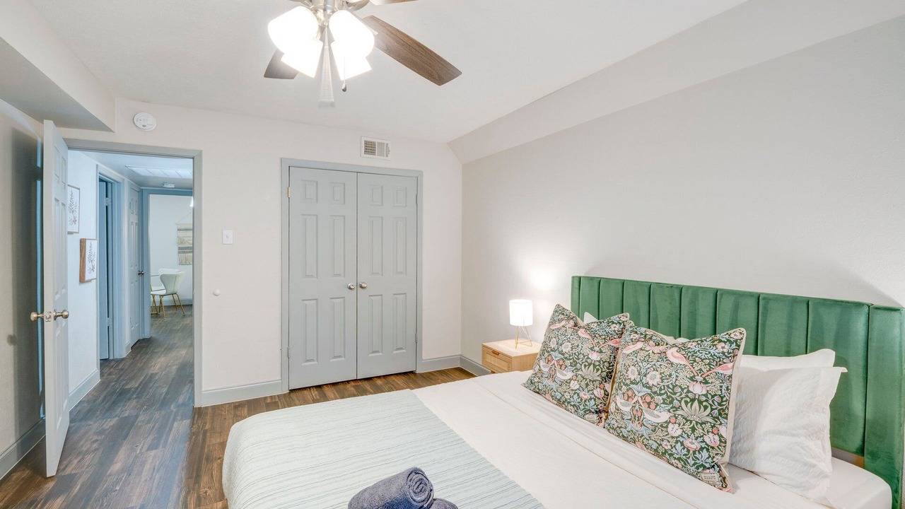 Photo of Bedroom in Lake Highlands