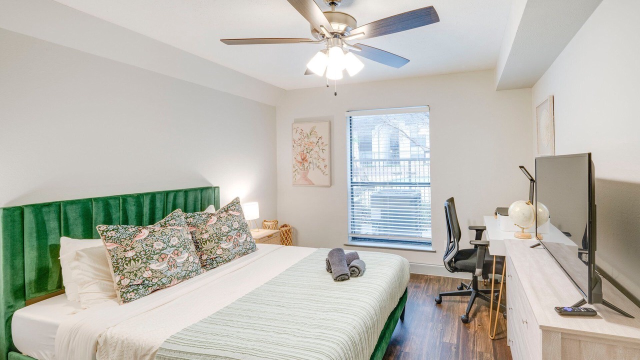 Photo of Bedroom in Lake Highlands