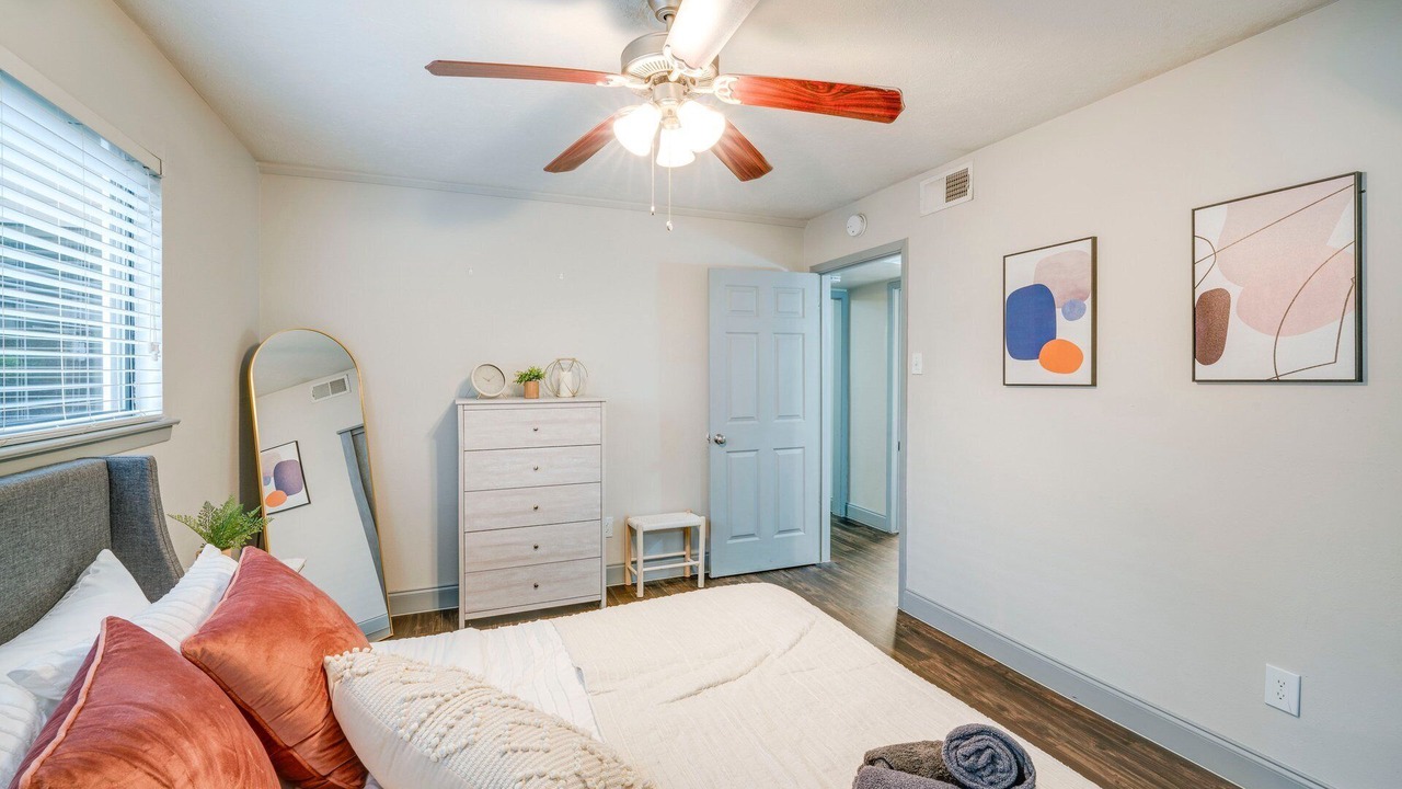 Photo of Bedroom in Lake Highlands