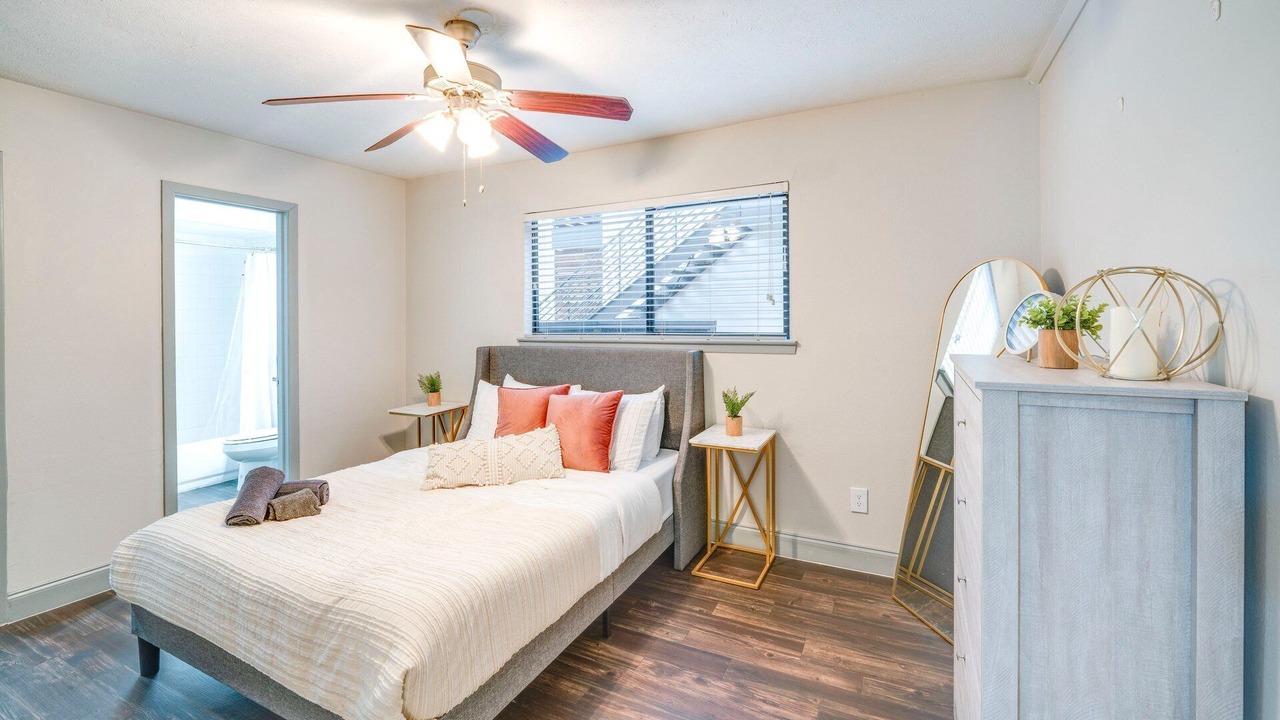 Photo of Bedroom in Lake Highlands