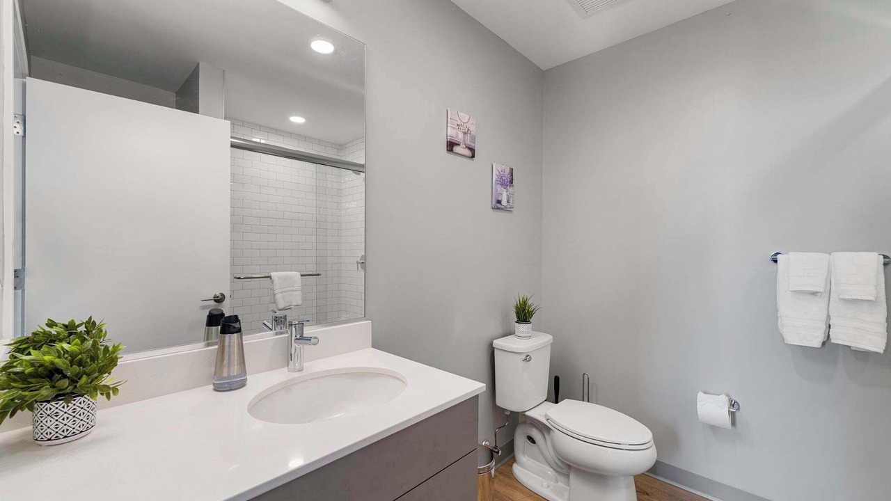 Photo of Bathroom in River North