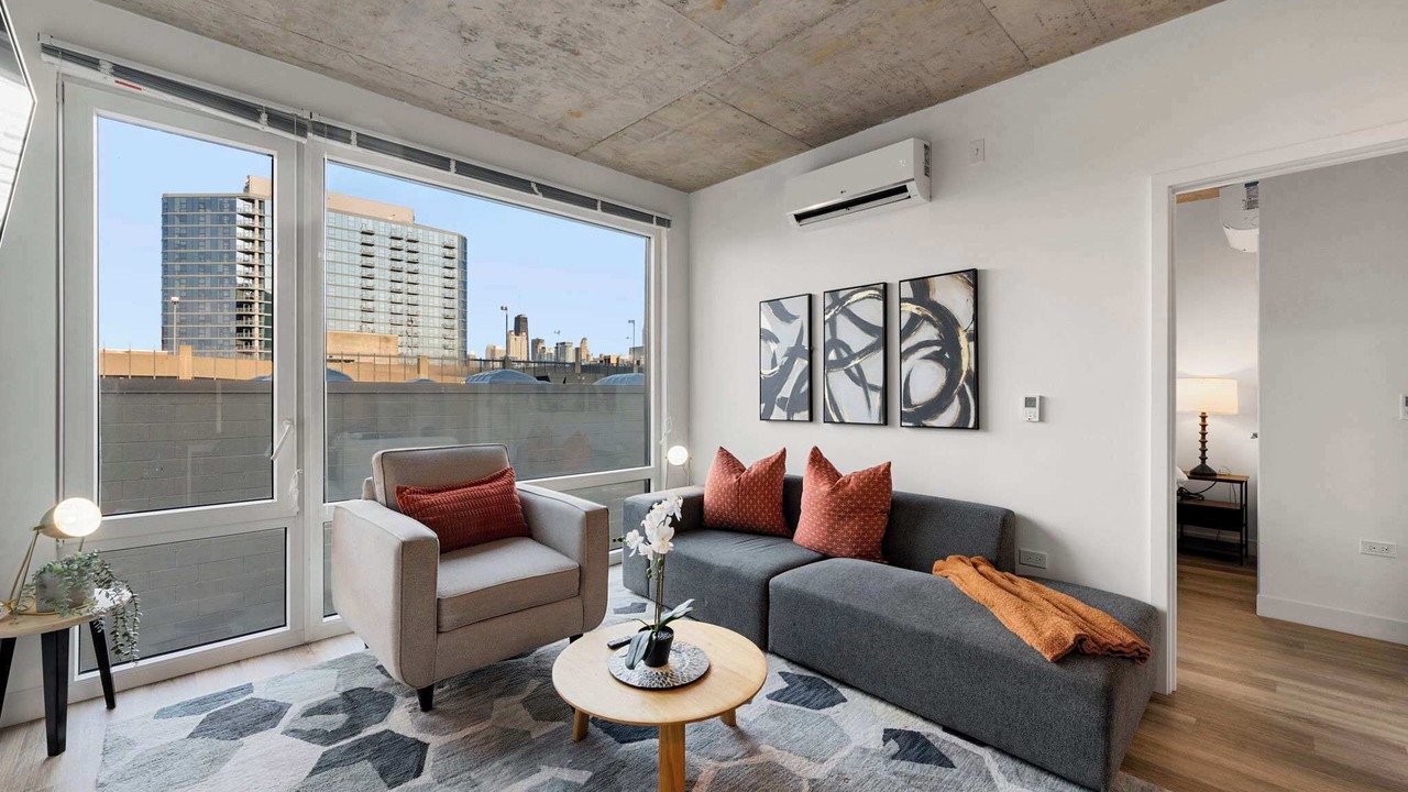 Photo of Livingroom in River North