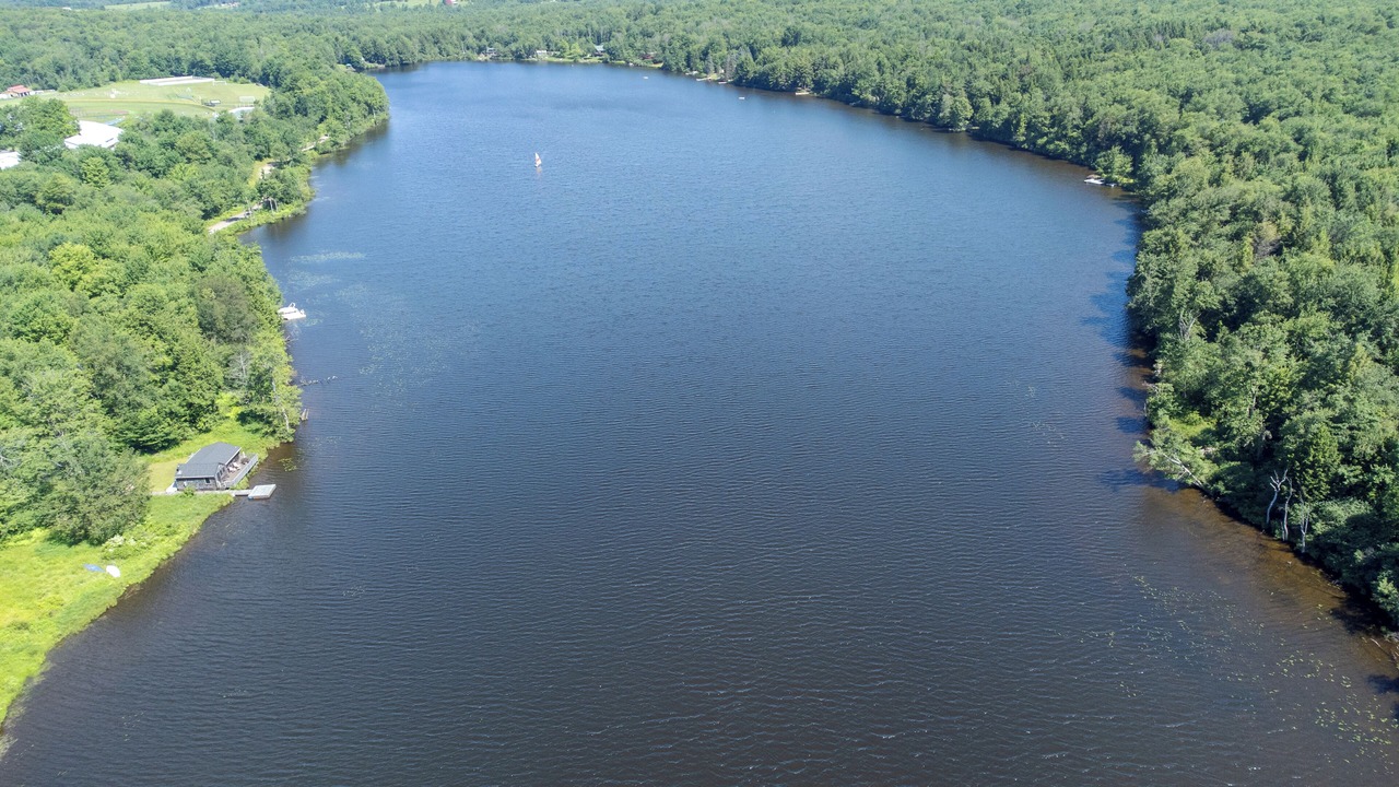 Photo of Outdoor in Poyntelle