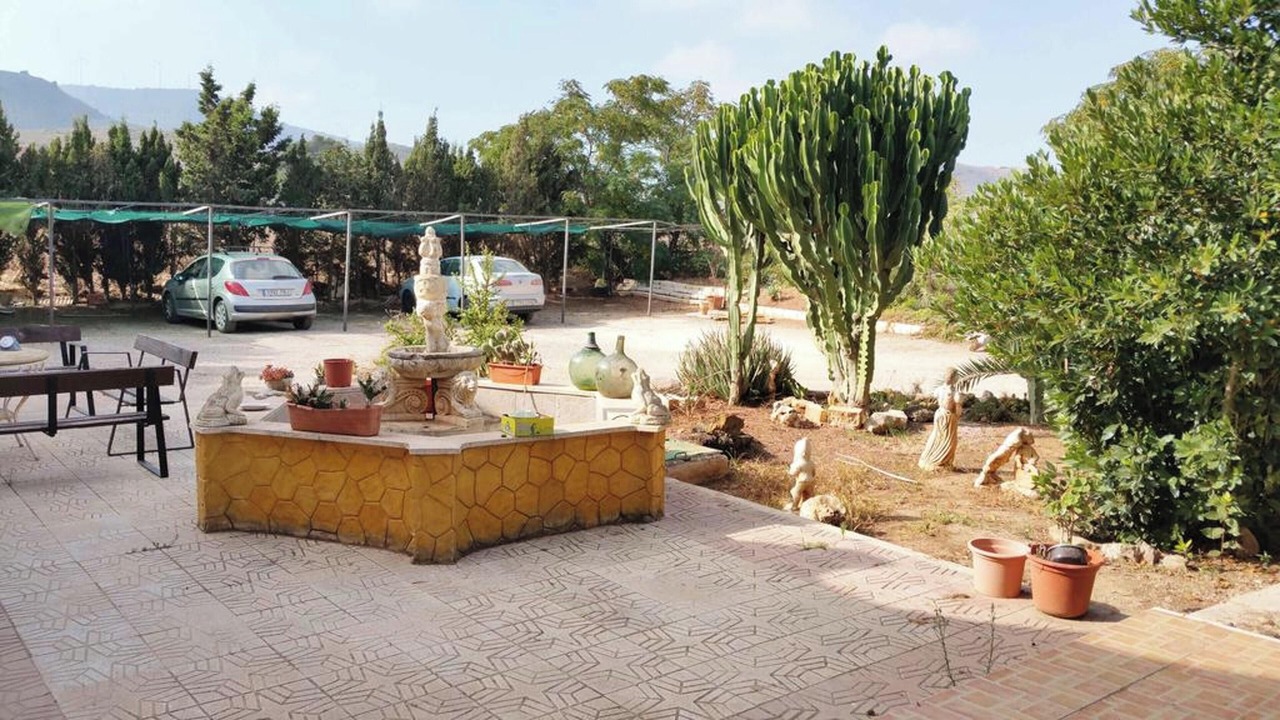 Photo of Outdoor in Beal