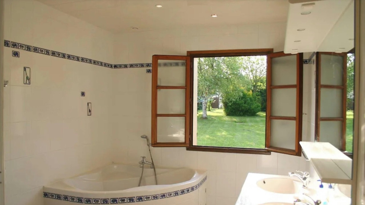 Photo of Bathroom in Saint-Josse