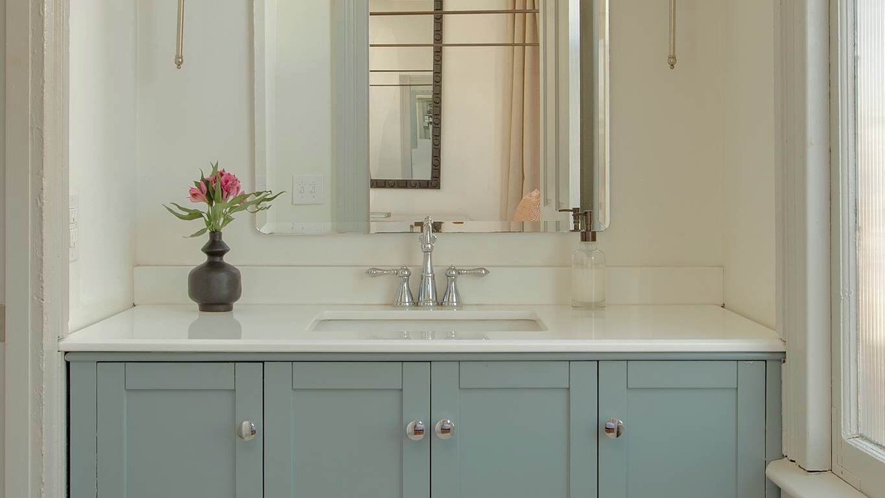 Photo of Bathroom in Dixon Park