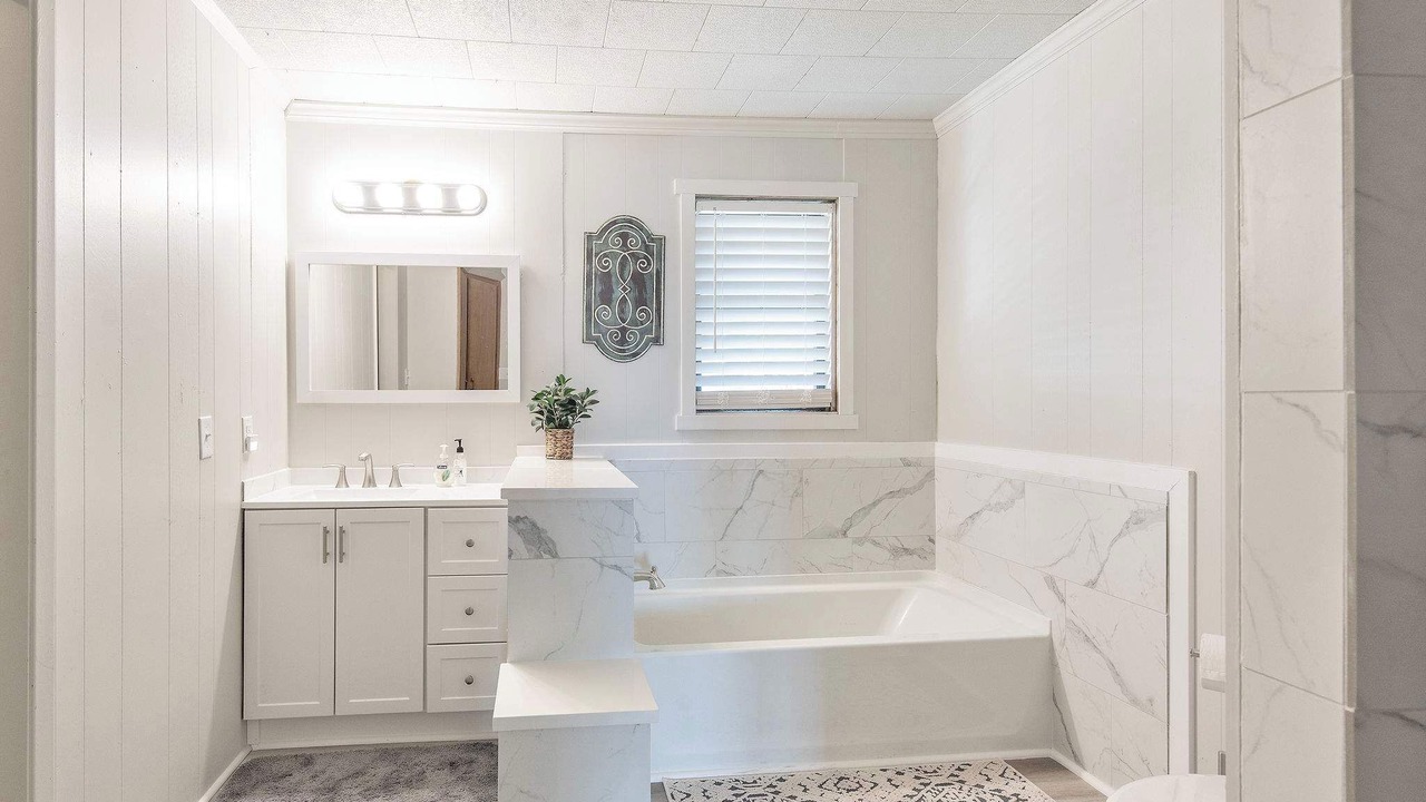 Photo of Bathroom in Anacoco