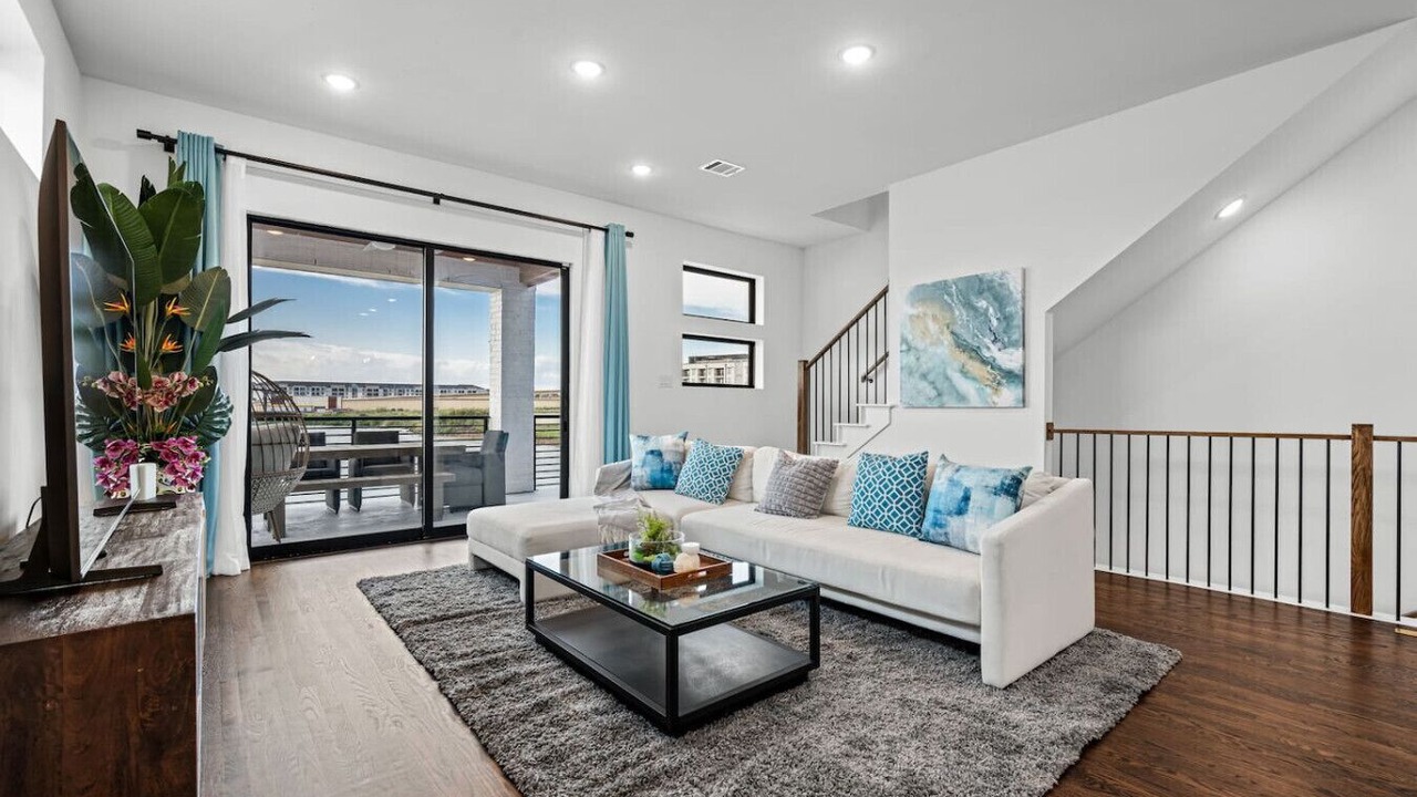 Photo of Livingroom in Rowlett