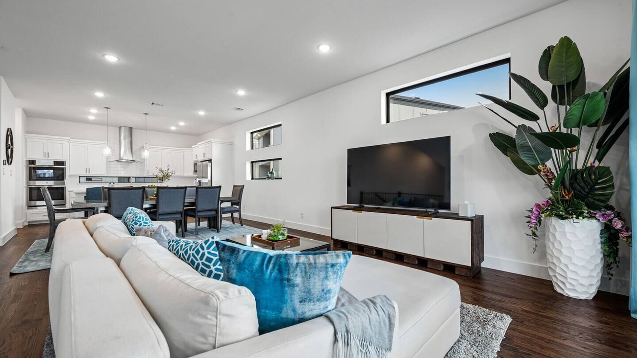 Photo of Livingroom in Rowlett