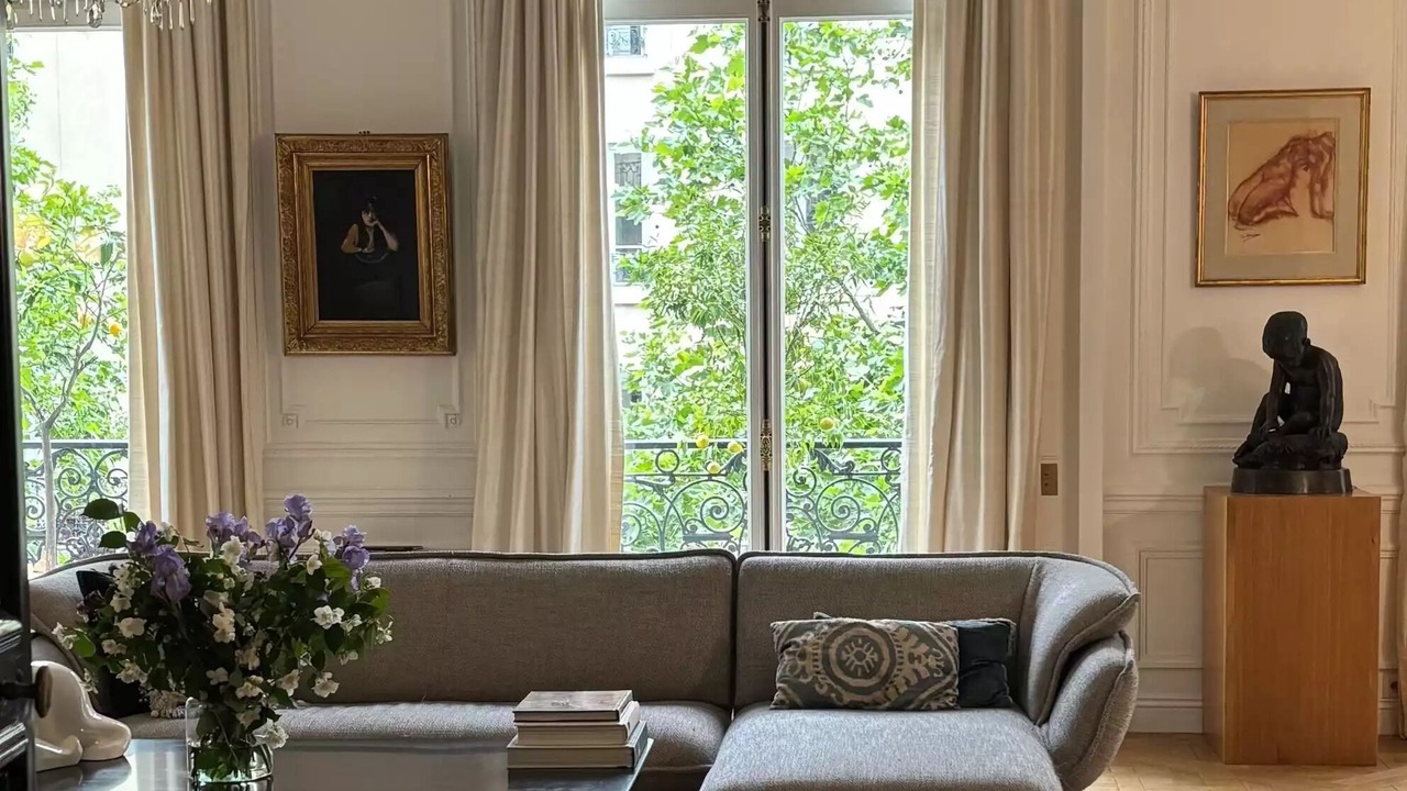 Photo of Livingroom in 7th Arrondissement