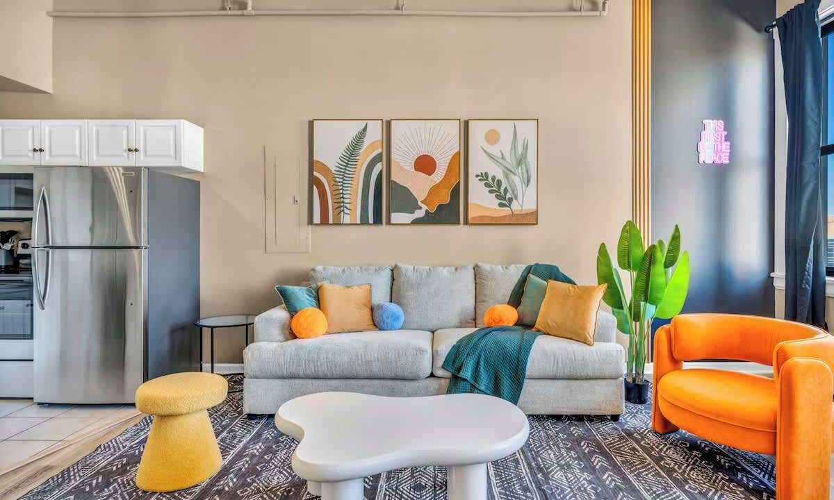 Photo of Livingroom in Playhouse Square