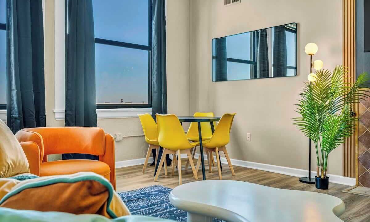 Photo of Livingroom in Playhouse Square