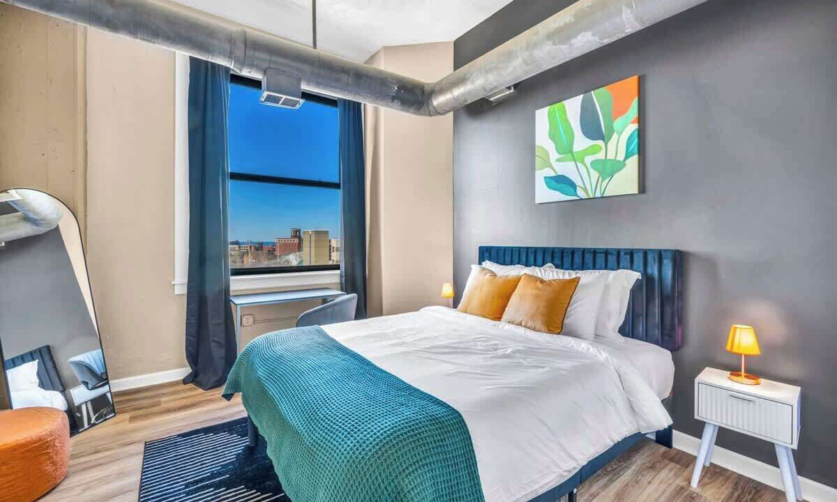 Photo of Bedroom in Playhouse Square