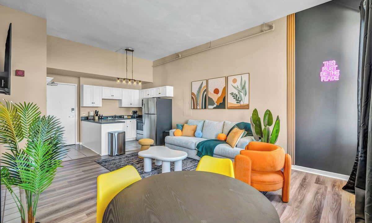 Photo of Livingroom in Playhouse Square