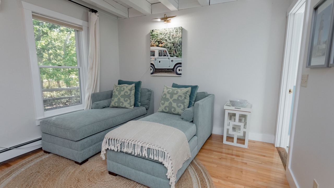 Photo of Livingroom in Oak Bluffs