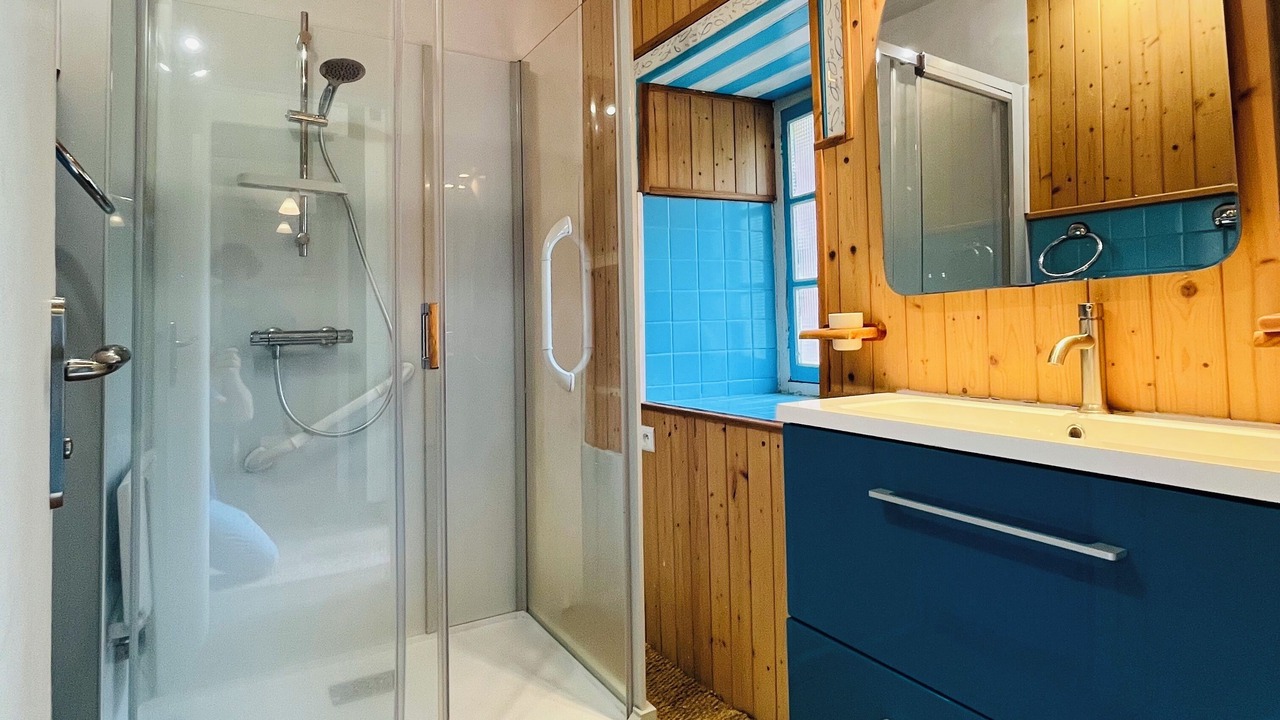 Photo of Bathroom in Saint-Mamet-la-Salvetat