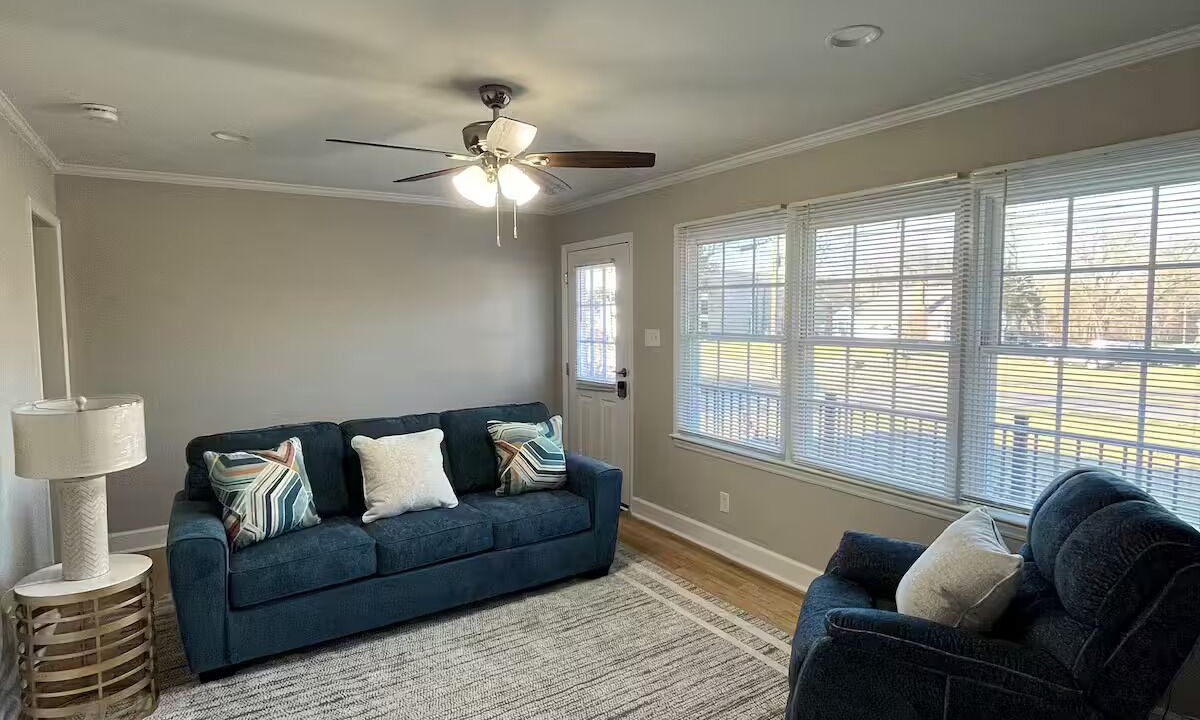 Photo of Livingroom in Burlington