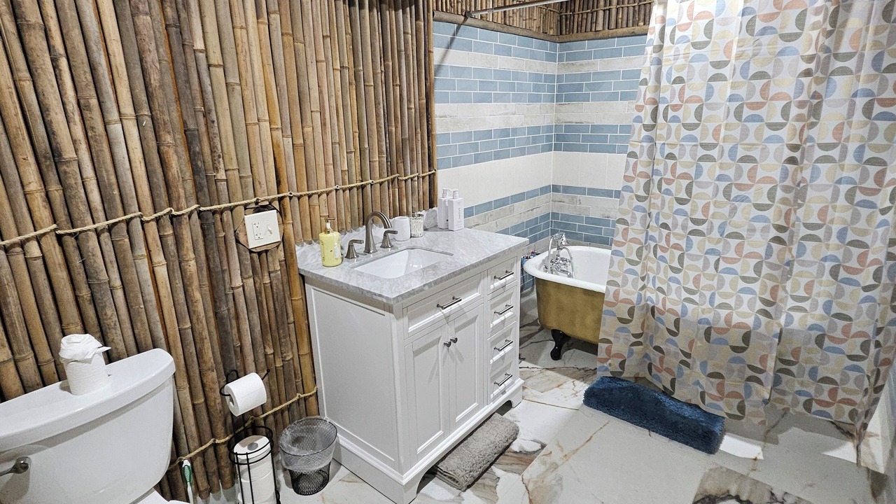 Photo of Bathroom in Marshall