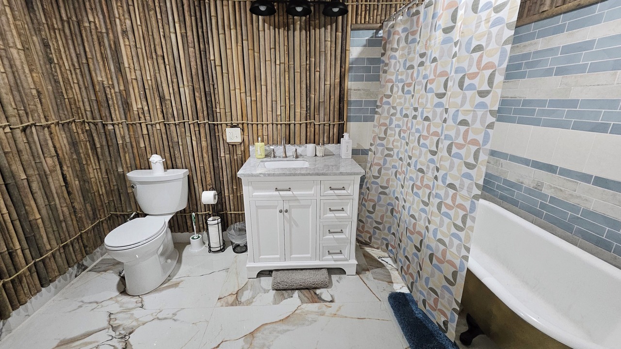 Photo of Bathroom in Marshall