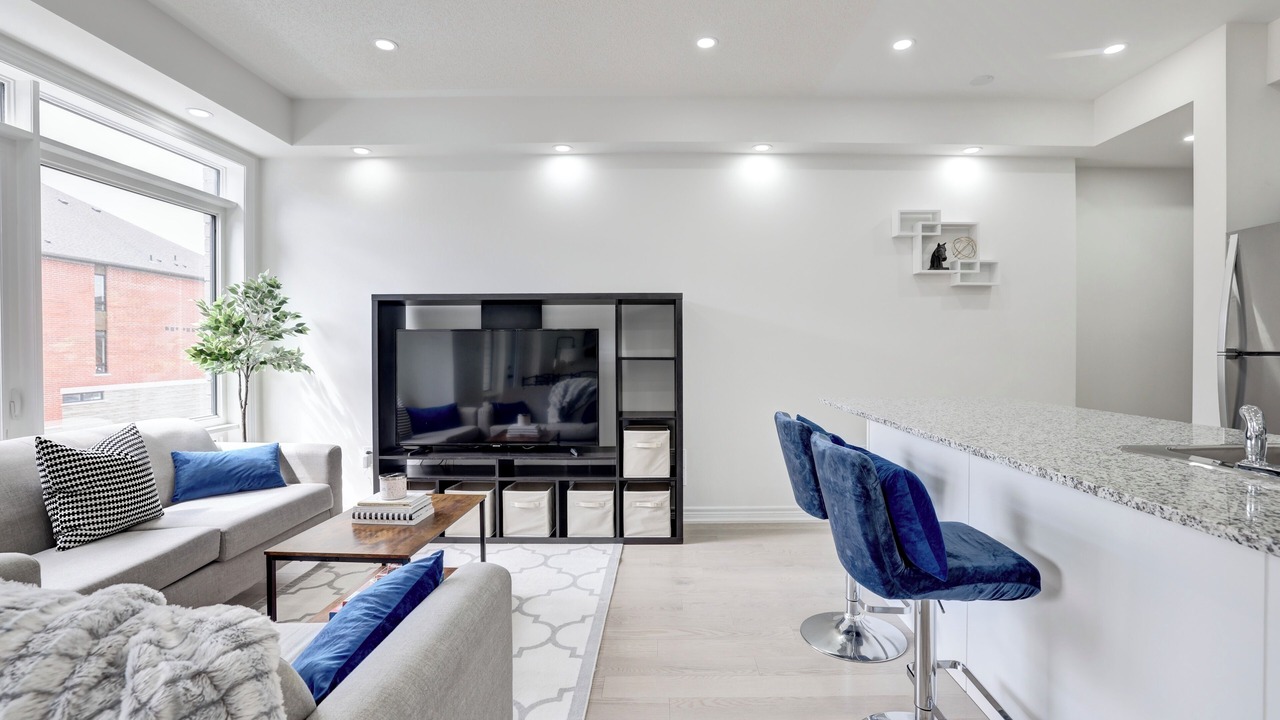 Photo of Livingroom in Ajax