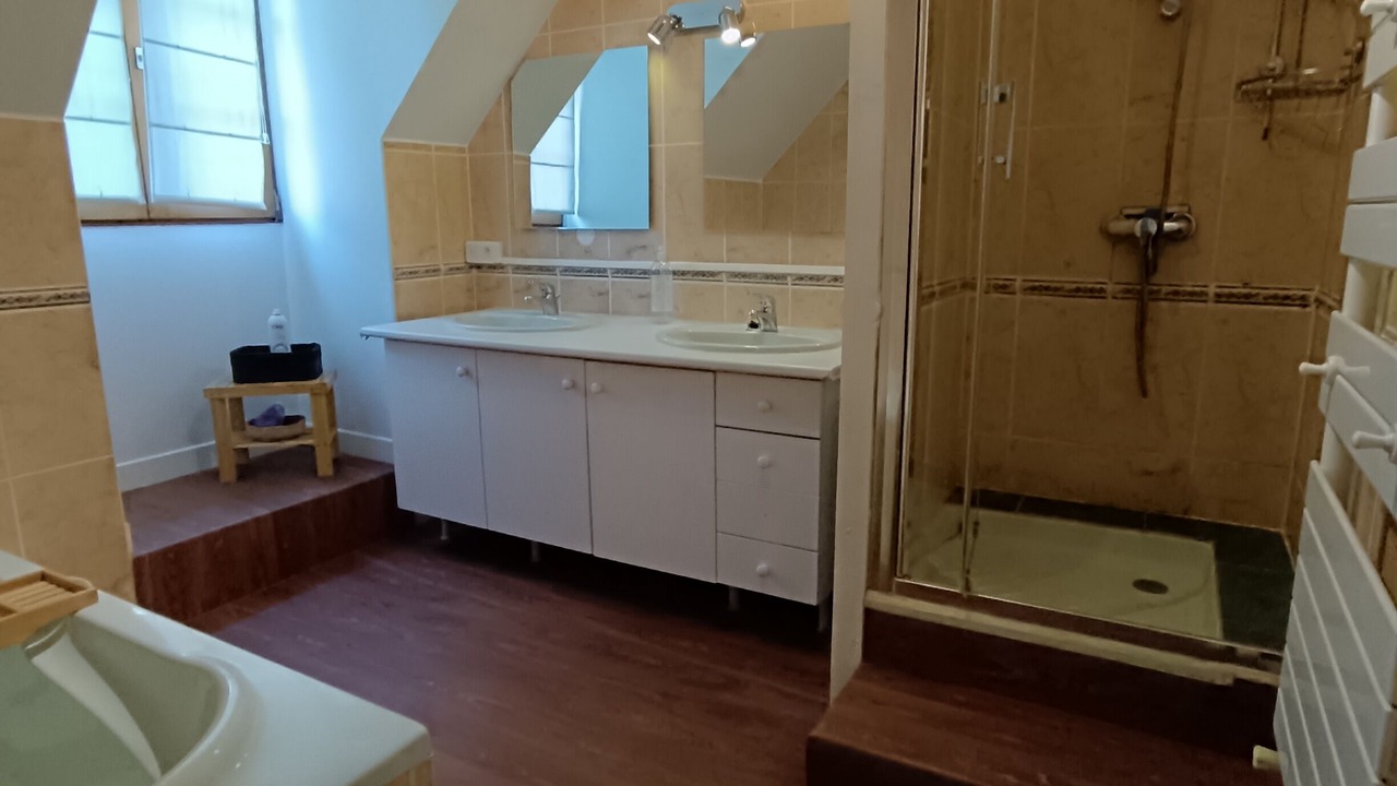 Photo of Bathroom in Montge-en-Goele