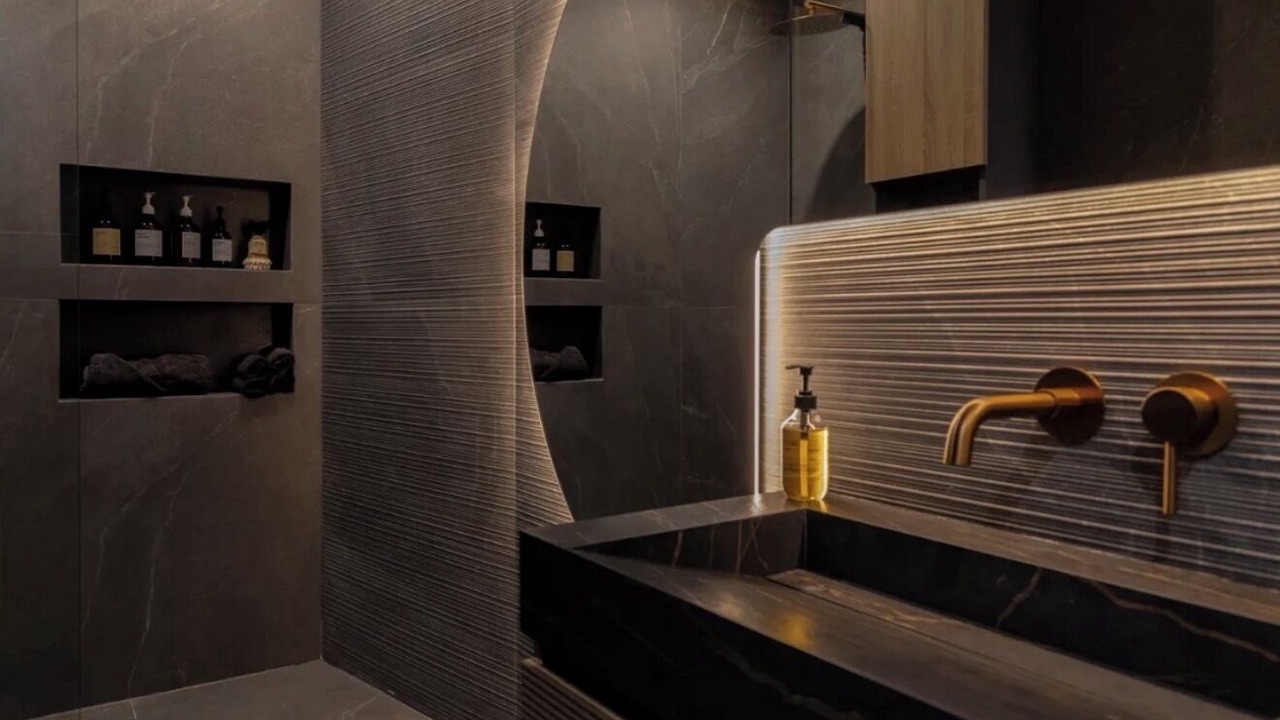 Photo of Bathroom in Hyeres City Centre