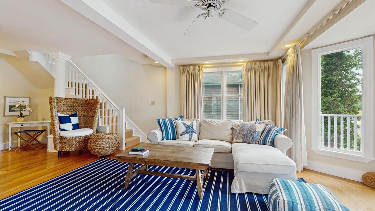 Photo of Livingroom in Gloucester