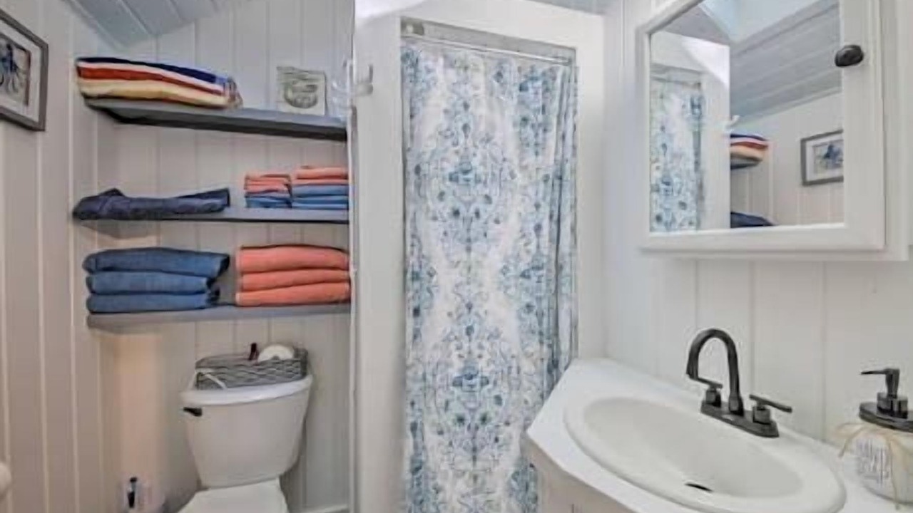 Photo of Bathroom in Edgecomb