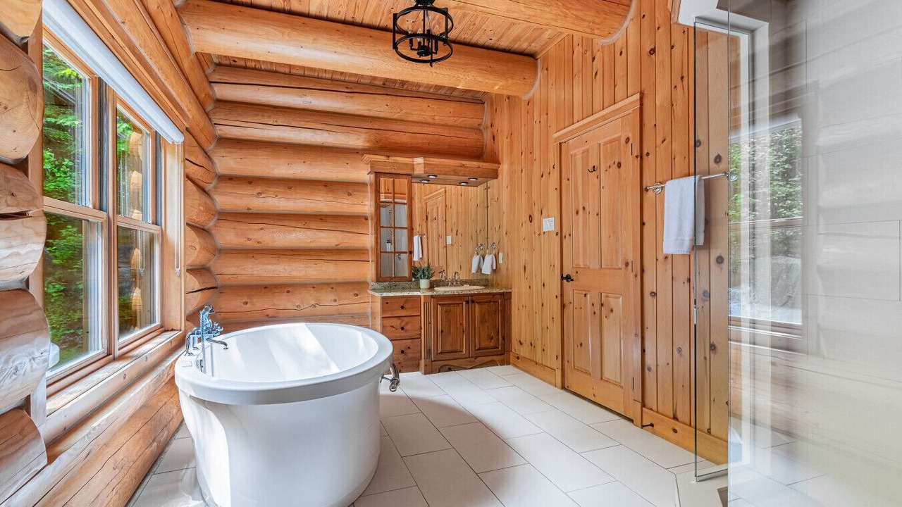 Photo of Bathroom in Fiddler Lake Resort