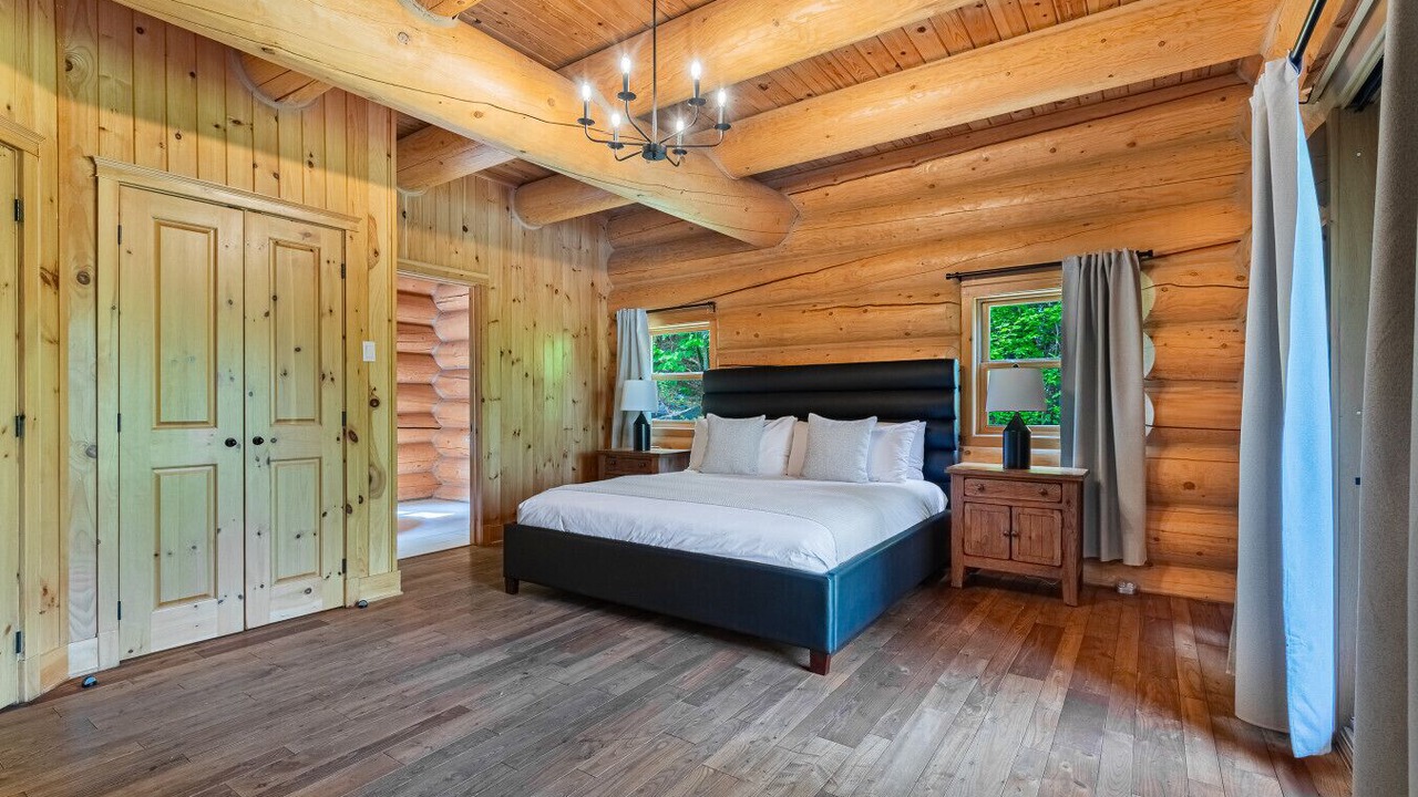 Photo of Bedroom in Fiddler Lake Resort